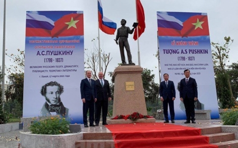 Khánh thành tượng đài đại thi hào Nga Pushkin tại Hà Nội