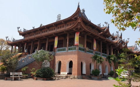 Chùa Bầu - ngôi chùa lớn nhất thành phố Phủ Lý, Hà Nam