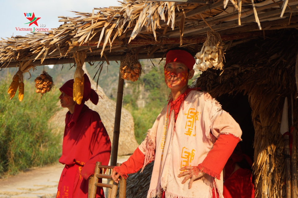 Tới Tràng An, thăm “làng thổ dân” trên Đảo Đầu lâu  