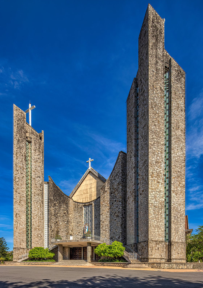 Nhà thờ Phủ Cam Huế - Điểm săn hình CỰC CHẤT tựa trời Âu