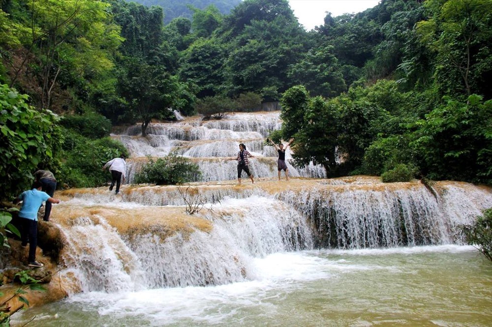 Công nhận thác nước 9 tầng đẹp nhất xứ Thanh là điểm du lịch