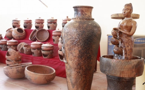 Độc đáo nghề gốm không bàn xoay ở Bình Thuận