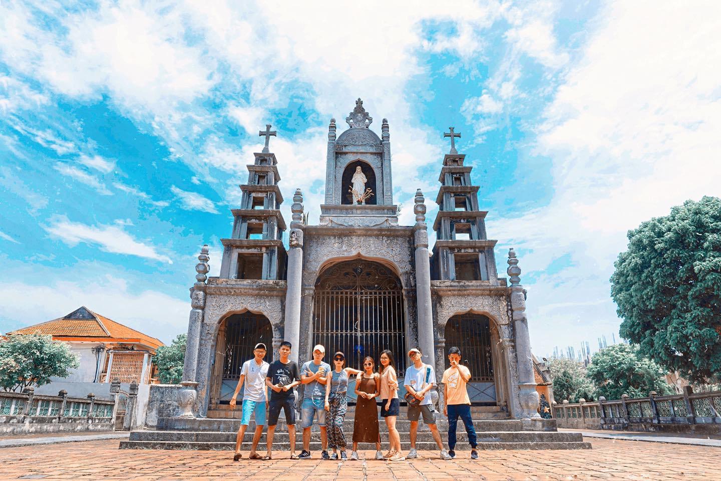 Nhà thờ đá Phát Diệm: Toạ độ sống ảo bậc nhất Ninh Bình – HaloTravel