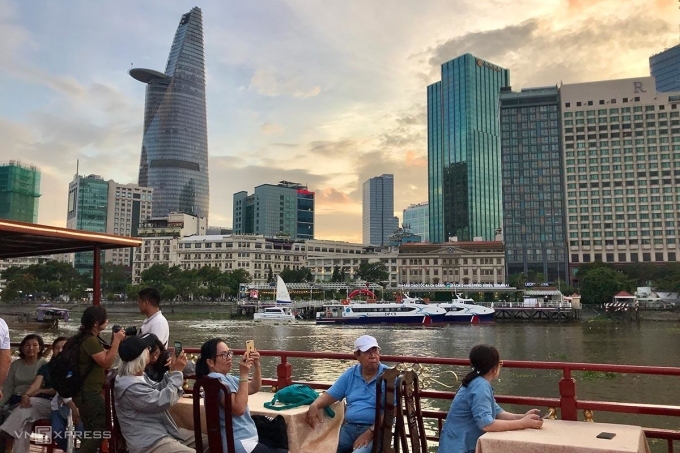 3 trải nghiệm thư giãn trên sông Sài Gòn