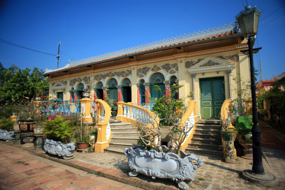 Giới thiệu về Nhà cổ Bình Thủy - Ngôi nhà cổ nhất ở Cần Thơ | Viet Fun  Travel