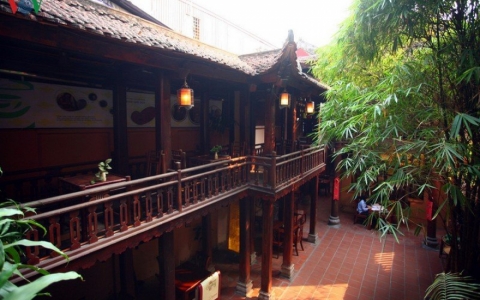 Quán Trà Việt trong ngôi nhà cổ giữa lòng Thủ đô