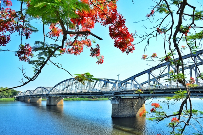 Vẻ đẹp sông Hương, cầu Trường Tiền ở Huế - VnExpress Du lịch