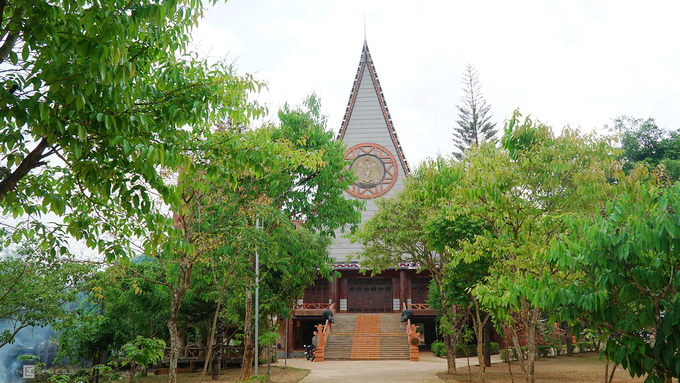 Nhà thờ có kiến trúc nhà rông duy nhất ở Gia Lai