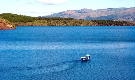 Hồ T'Nưng, vẻ đẹp hoang sơ | Du lịch | Báo ảnh Dân tộc và Miền núi