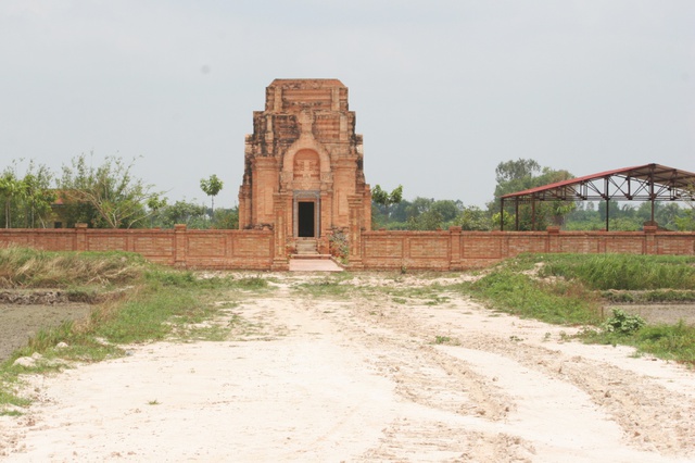 Đến thăm tháp cổ Chót Mạt | Phụ nữ - Báo Người Lao Động