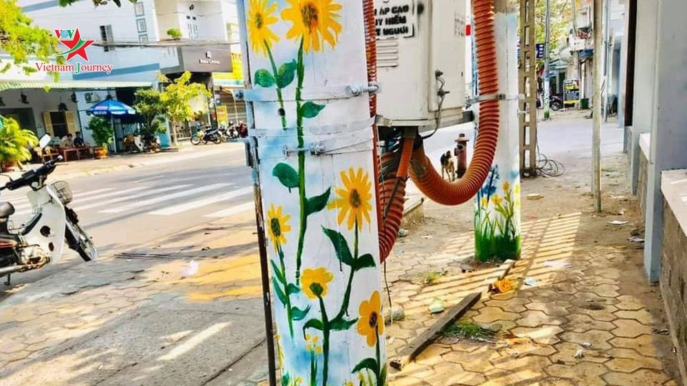 “Cột điện nở hoa” tại thành phố biển Phan Thiết
