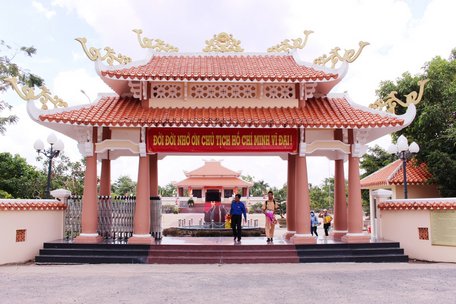 Tháng 5, thăm Đền thờ Bác Hồ - Vĩnh Long Online