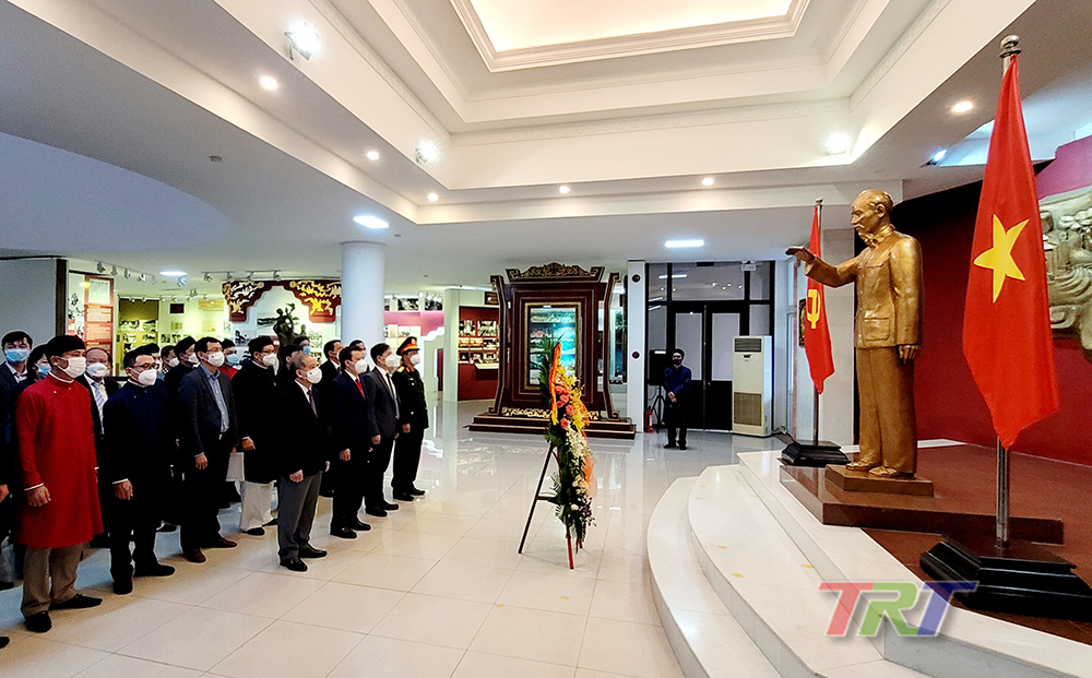 Lễ công bố Quyết định và đón nhận Bằng xếp hạng Di tích Quốc gia đặc biệt  Hệ thống Di tích lưu niệm Chủ tịch Hồ Chí Minh tại Thừa Thiên Huế |