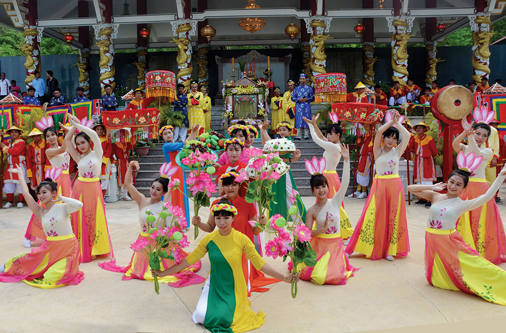Lễ hội vía Bà Chúa Xứ núi Sam - Nét tín ngưỡng tâm linh vùng Nam Bộ | Lễ hội  | Vietnam+ (VietnamPlus)